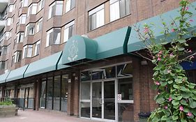 Neill Wycik Backpackers Hotel Toronto